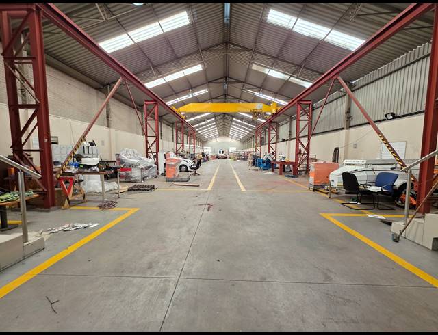 1,400M² WAREHOUSE FOR SALE IN ROBERTSHAM